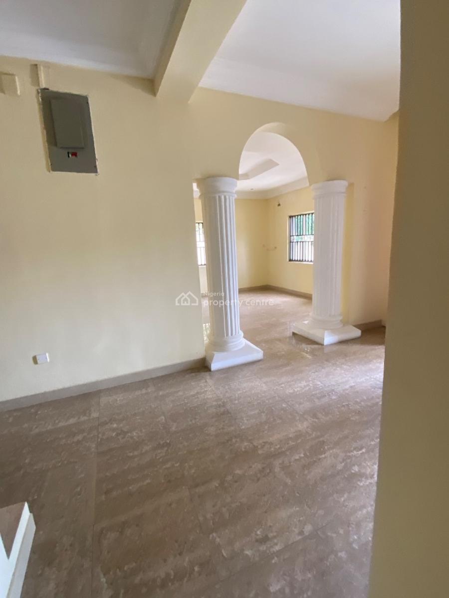 Self Serviced 5 Bedroom Fully Detached with 2 Room Bq, Large Compound, Vgc, Lekki, Lagos, Detached Duplex for Rent