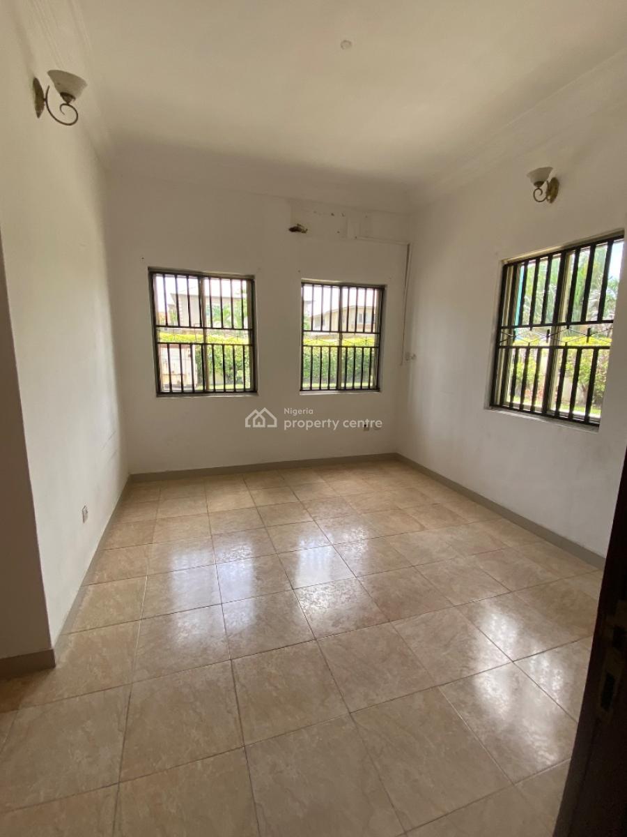 Self Serviced 5 Bedroom Fully Detached with 2 Room Bq, Large Compound, Vgc, Lekki, Lagos, Detached Duplex for Rent