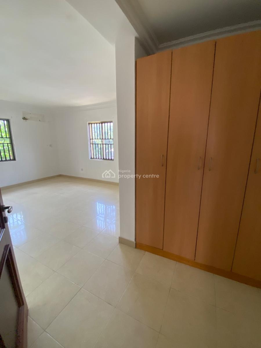 Self Serviced 5 Bedroom Fully Detached with 2 Room Bq, Large Compound, Vgc, Lekki, Lagos, Detached Duplex for Rent
