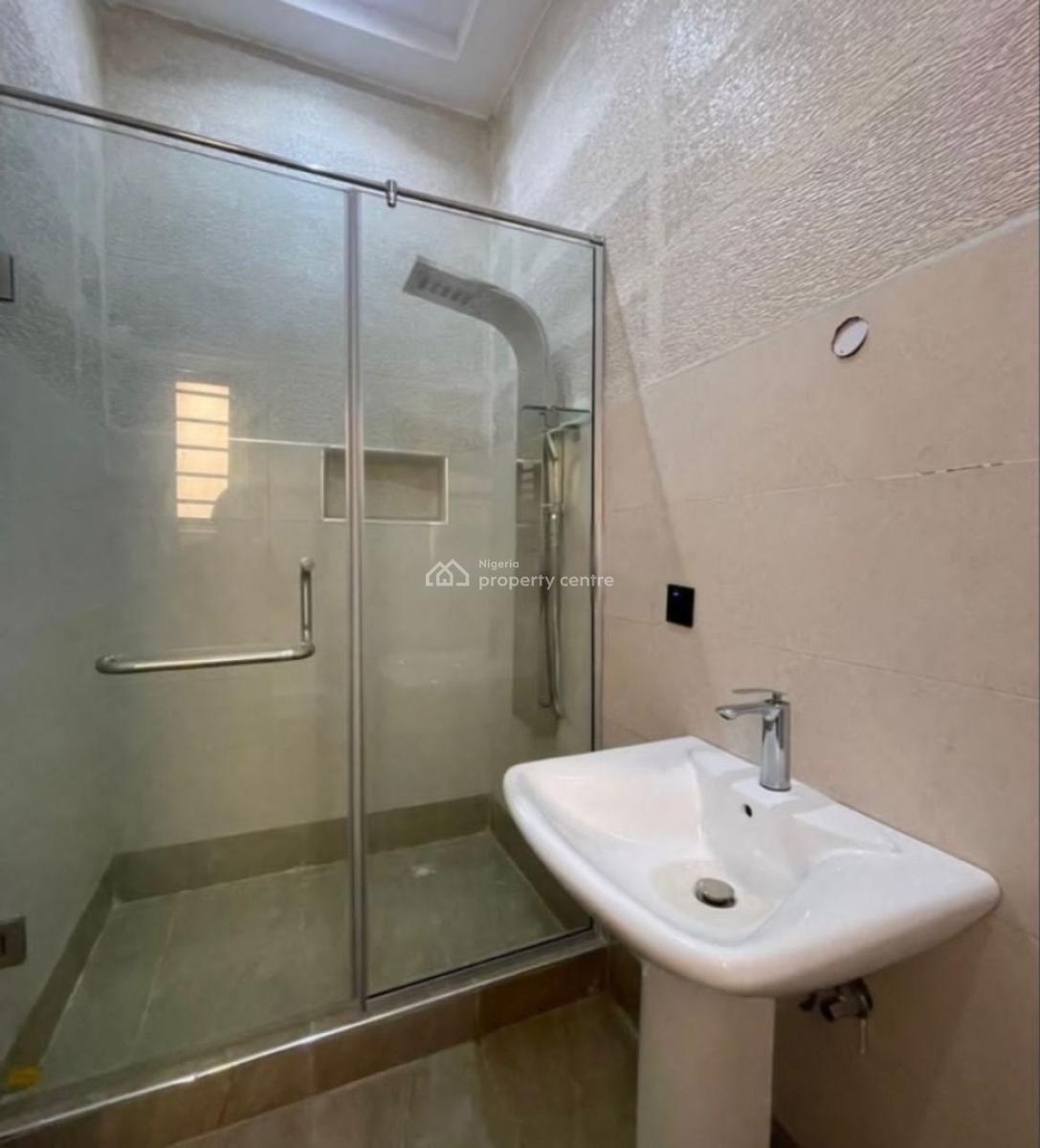 3 Bedroom Apartment with Swimming Pool, Elevator and Gym Available, Lekki Phase 1, Lekki, Lagos, Flat / Apartment for Rent