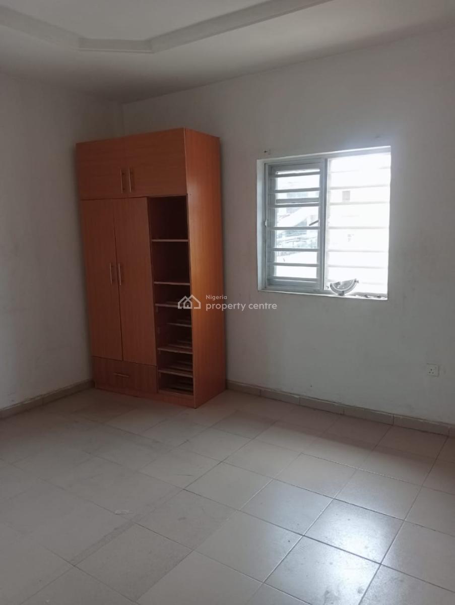 3 Bedroom Flat, Olawaiye Estate, Olowora, Magodo, Lagos, Flat / Apartment for Rent