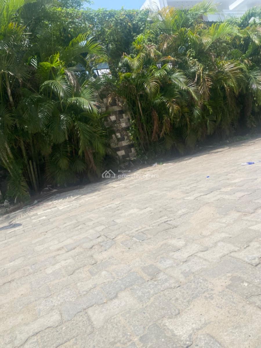 Newly Renovated 3 Bedrooms Terrace Duplex with Bq, Ologolo, Lekki, Lagos, Terraced Duplex for Sale