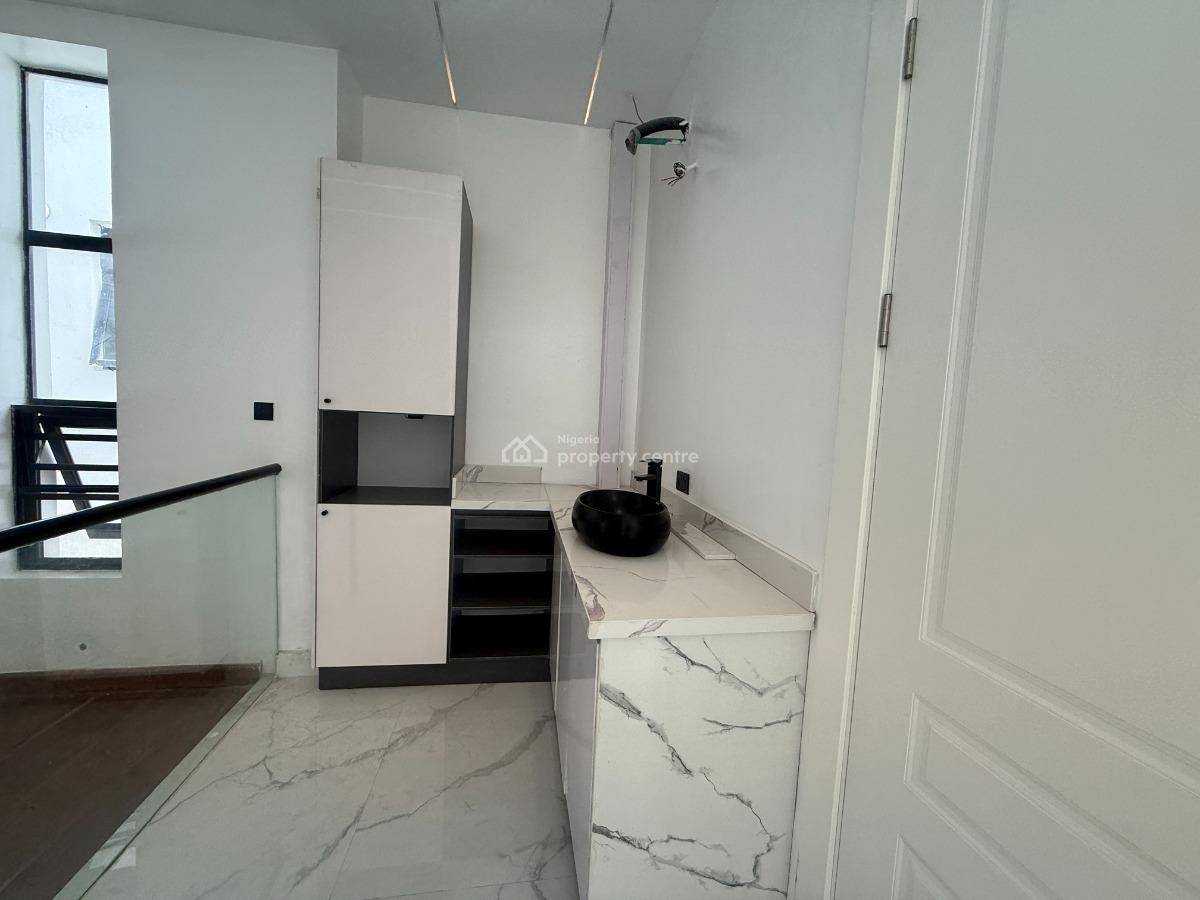 5 Bedroom Detached Available, Lekki, Lagos, Detached Duplex for Sale