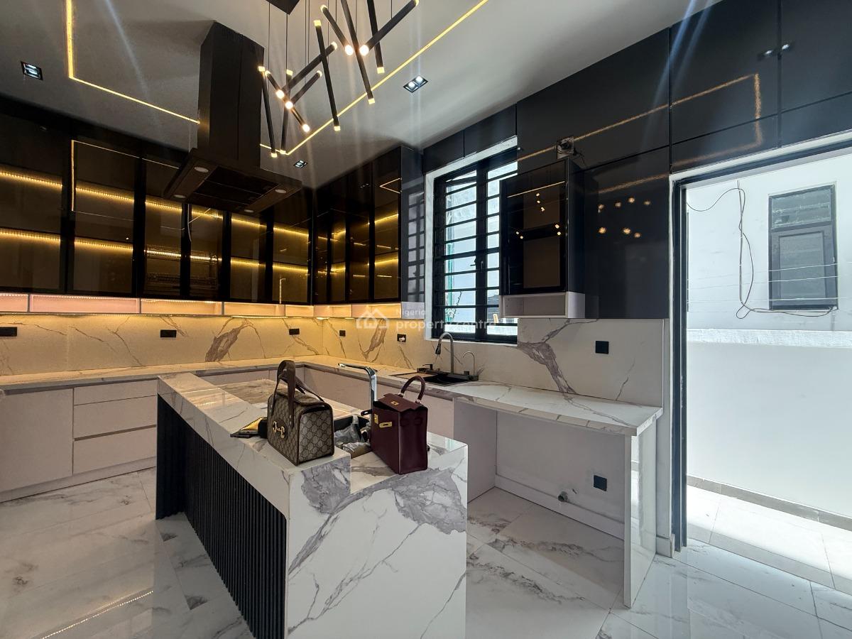 5 Bedroom Detached Available, Lekki, Lagos, Detached Duplex for Sale