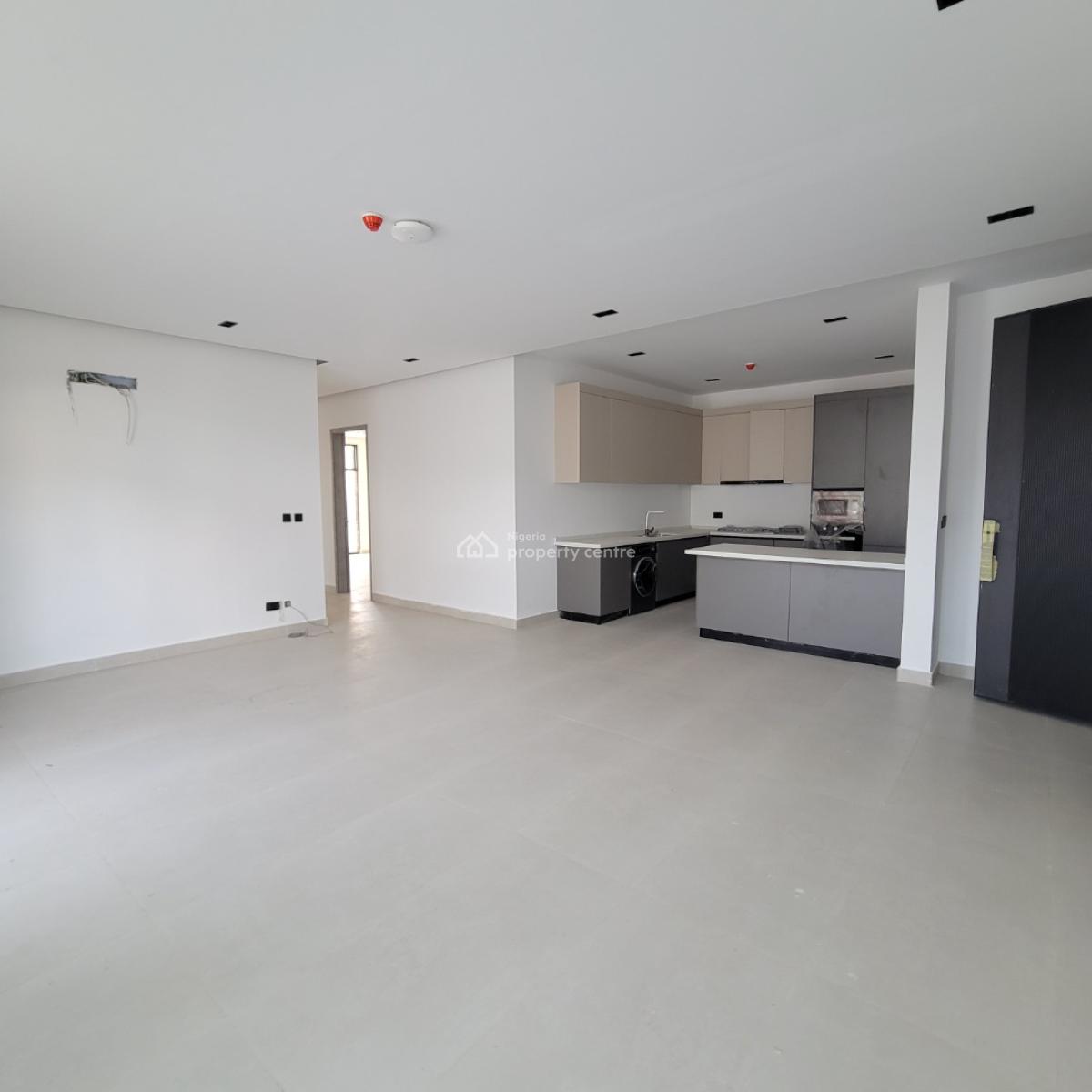 Amazing 3 Bedroom Apartment with a Gym, Pool and Elevator, Lekki Phase 1, Lekki, Lagos, Flat / Apartment for Sale