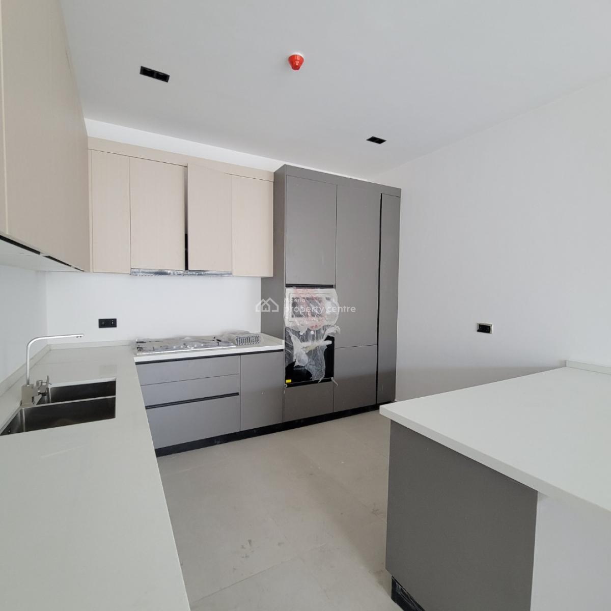 Amazing 3 Bedroom Apartment with a Gym, Pool and Elevator, Lekki Phase 1, Lekki, Lagos, Flat / Apartment for Sale