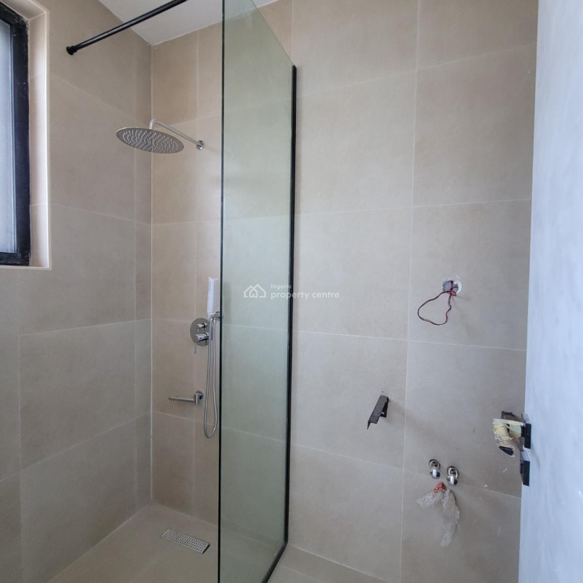 Amazing 3 Bedroom Apartment with a Gym, Pool and Elevator, Lekki Phase 1, Lekki, Lagos, Flat / Apartment for Sale