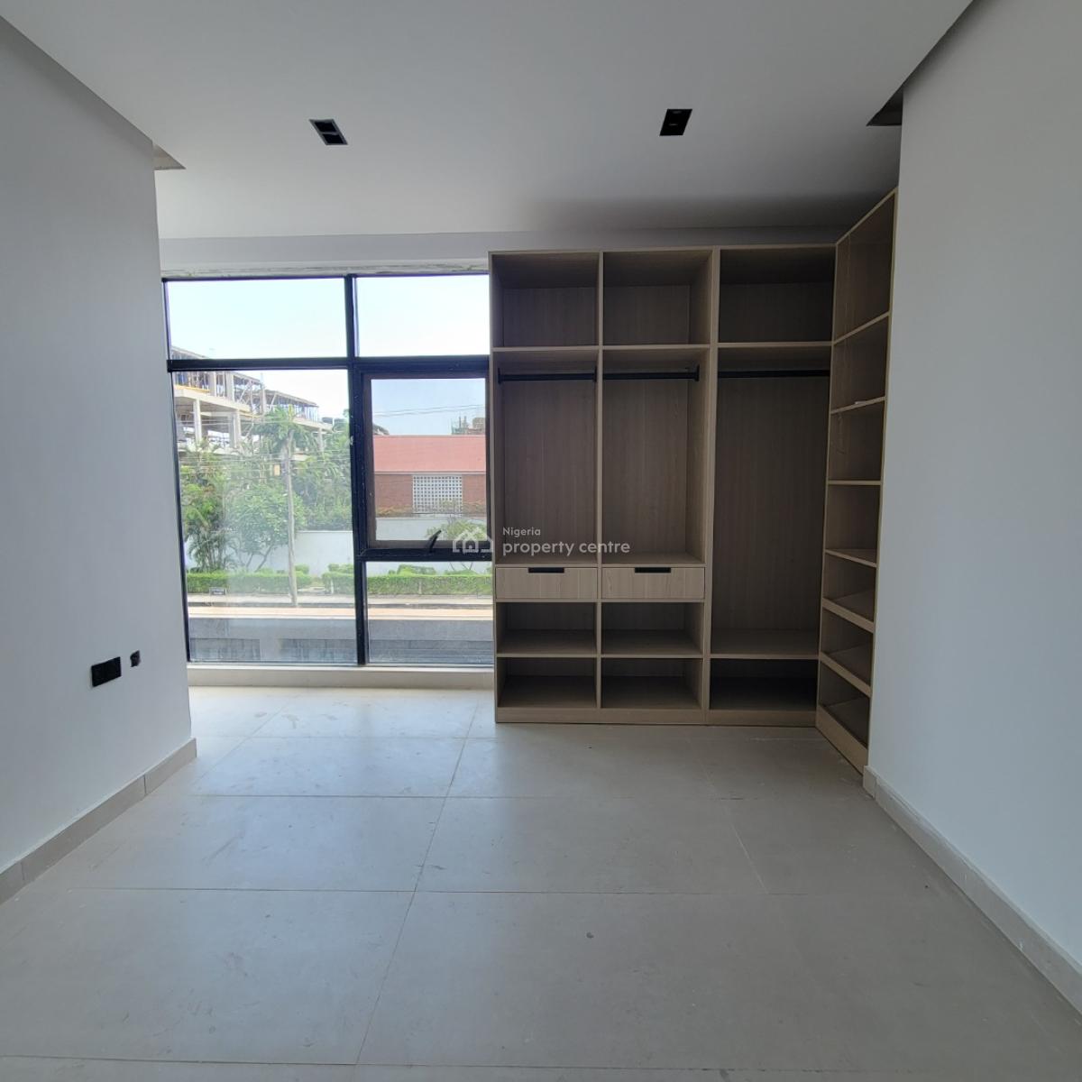 Amazing 3 Bedroom Apartment with a Gym, Pool and Elevator, Lekki Phase 1, Lekki, Lagos, Flat / Apartment for Sale