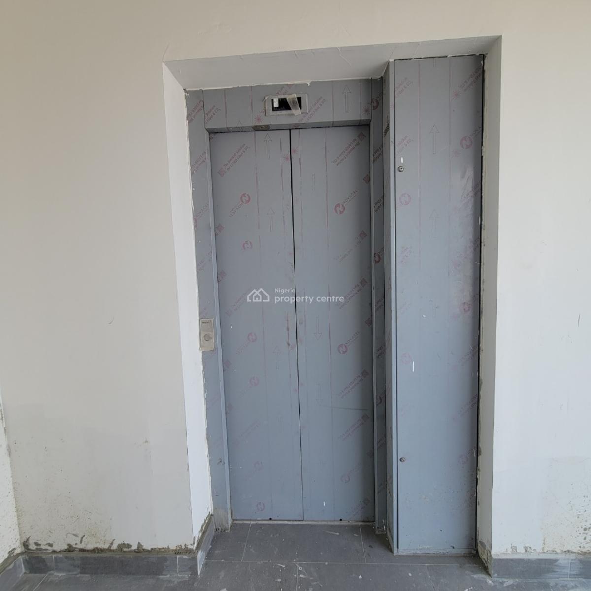 Amazing 3 Bedroom Apartment with a Gym, Pool and Elevator, Lekki Phase 1, Lekki, Lagos, Flat / Apartment for Sale