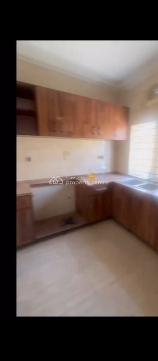 Luxury 3 Bedroom in a Secured Estate, Ologolo, Lekki, Lagos, Flat / Apartment for Rent