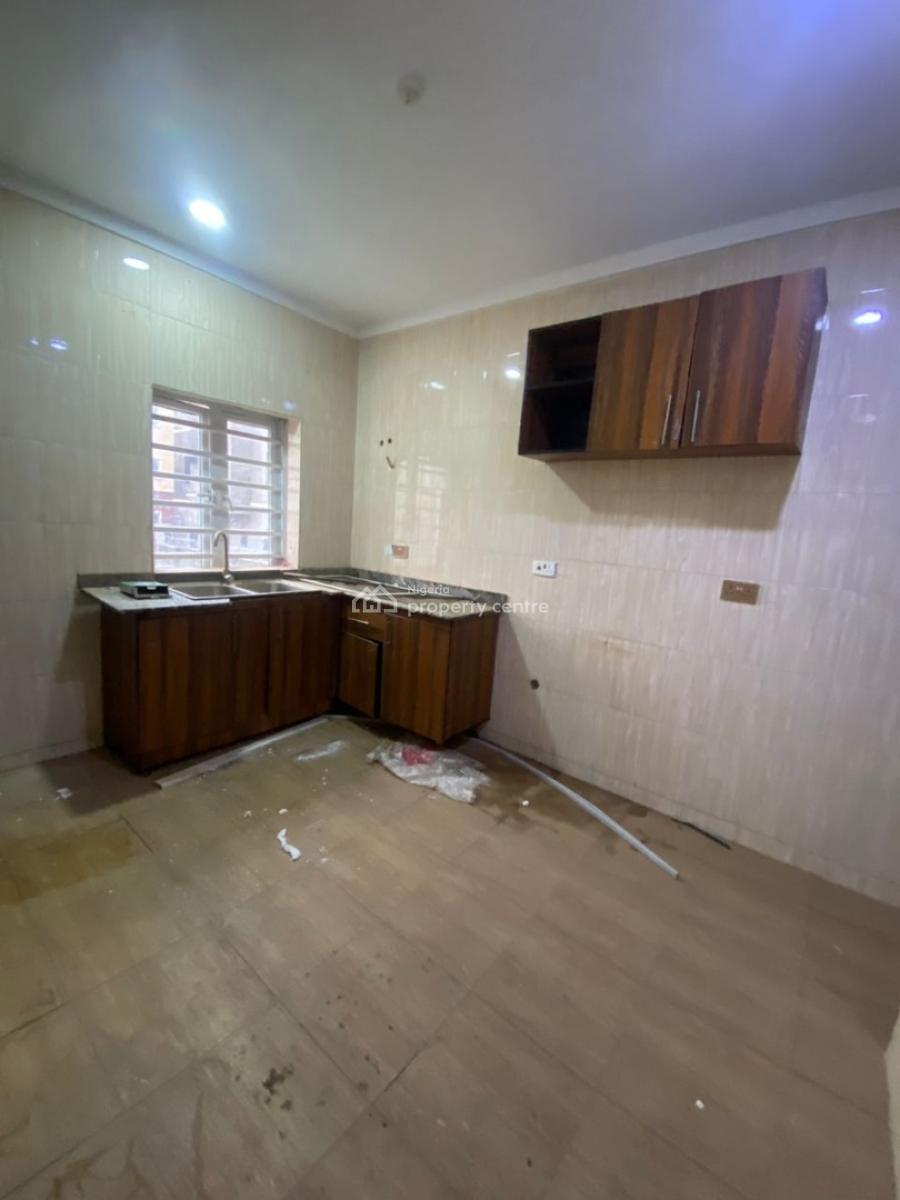 Spacious 2 Bedrooms Flat with Pop, Wardrobe and Kitchen Cabinets., Life Camp, Abuja, Flat / Apartment for Rent