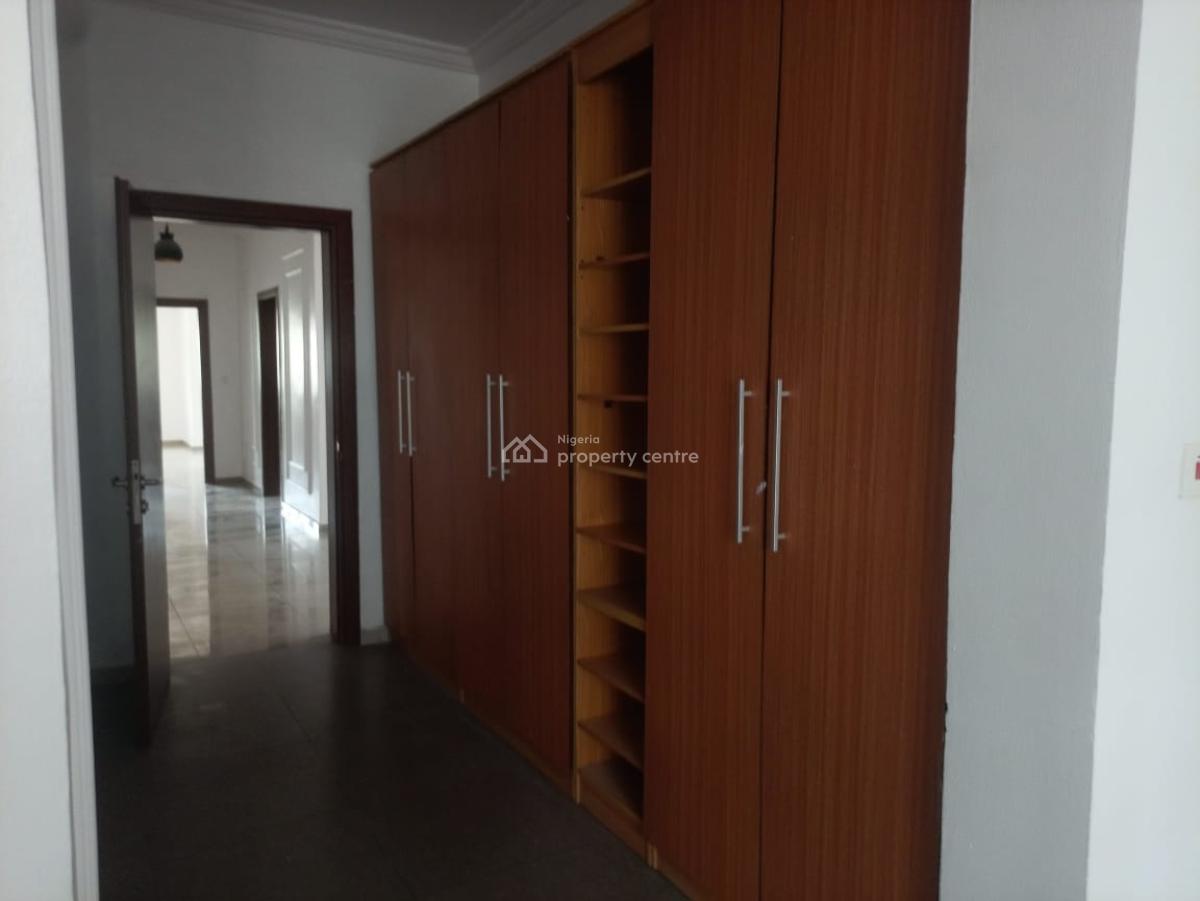 Spacious 3 Bedrooms Apartment, Lekki Phase 1, Lekki, Lagos, Flat / Apartment for Rent