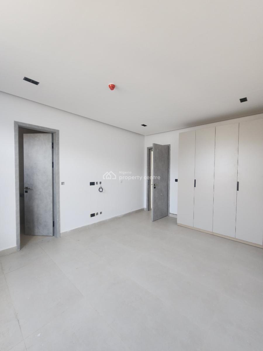 Lovely 3 Bedroom Apartment with Bq, & Pool, Lekki Phase 1, Lekki, Lagos, Flat / Apartment for Sale