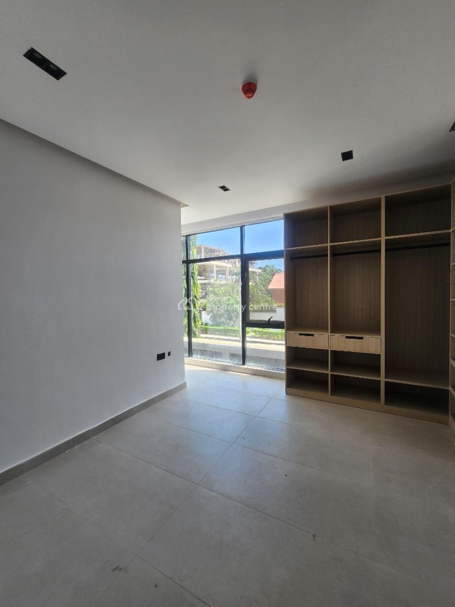 Lovely 3 Bedroom Apartment with Bq, & Pool, Lekki Phase 1, Lekki, Lagos, Flat / Apartment for Sale