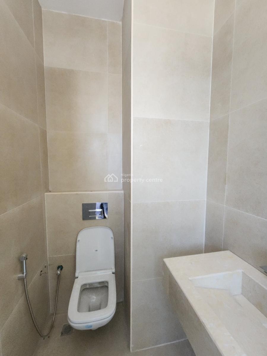 Lovely 3 Bedroom Apartment with Bq, & Pool, Lekki Phase 1, Lekki, Lagos, Flat / Apartment for Sale