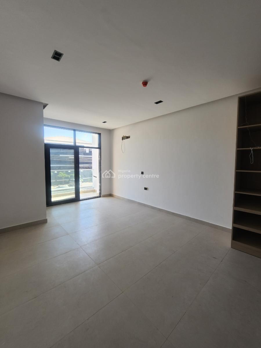 Lovely 3 Bedroom Apartment with Bq, & Pool, Lekki Phase 1, Lekki, Lagos, Flat / Apartment for Sale