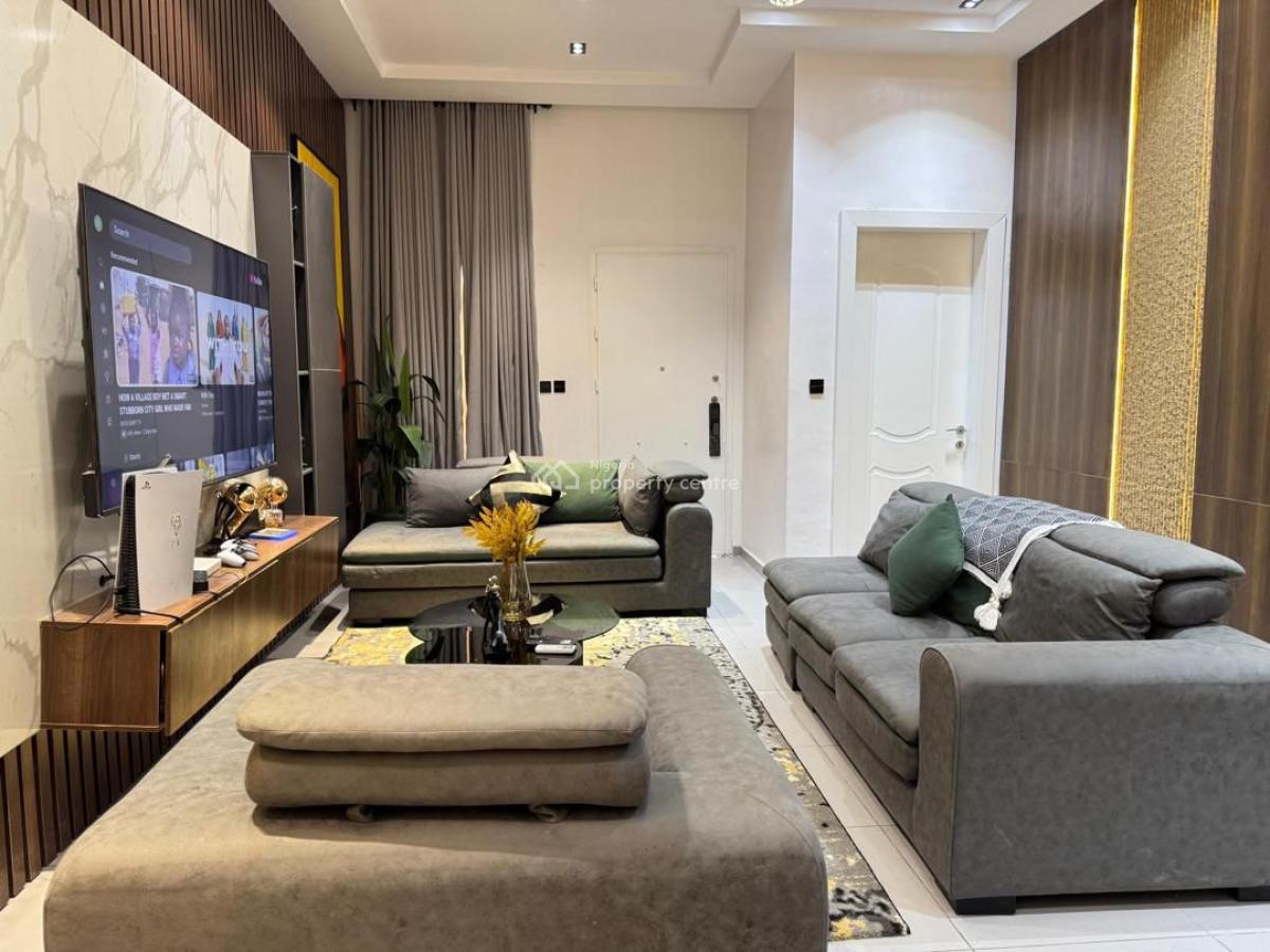 Waterfront Pent Floor 2 Bedroom Well Furnished, Lekki Phase 1, Lekki, Lagos, Flat / Apartment for Rent