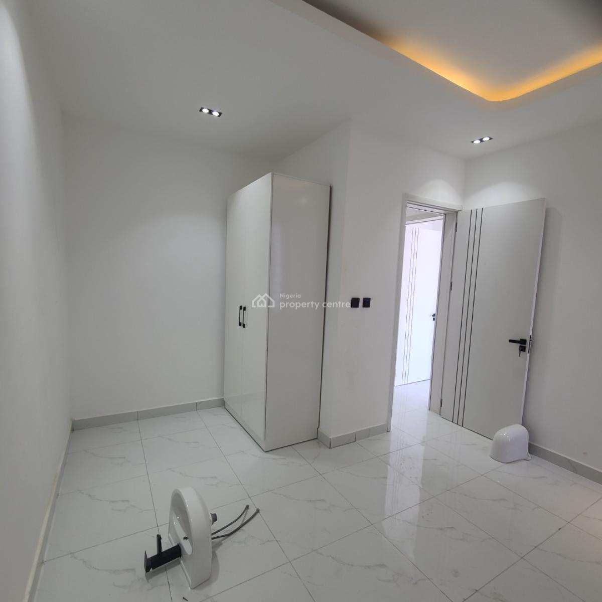 Luxury 2 Bedroom Apartment, Ilasan, Lekki, Lagos, Flat / Apartment for Sale
