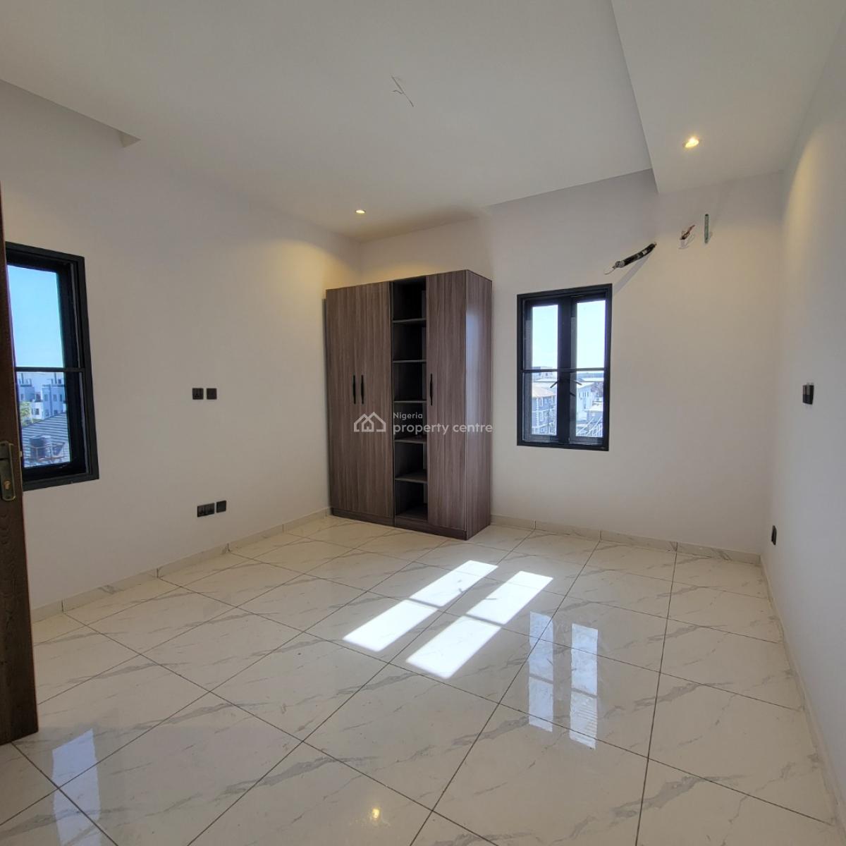 Gorgeous 3 Bedroom Apartment Within a Serene Environment with Bq, Ikate, Lekki, Lagos, Flat / Apartment for Sale