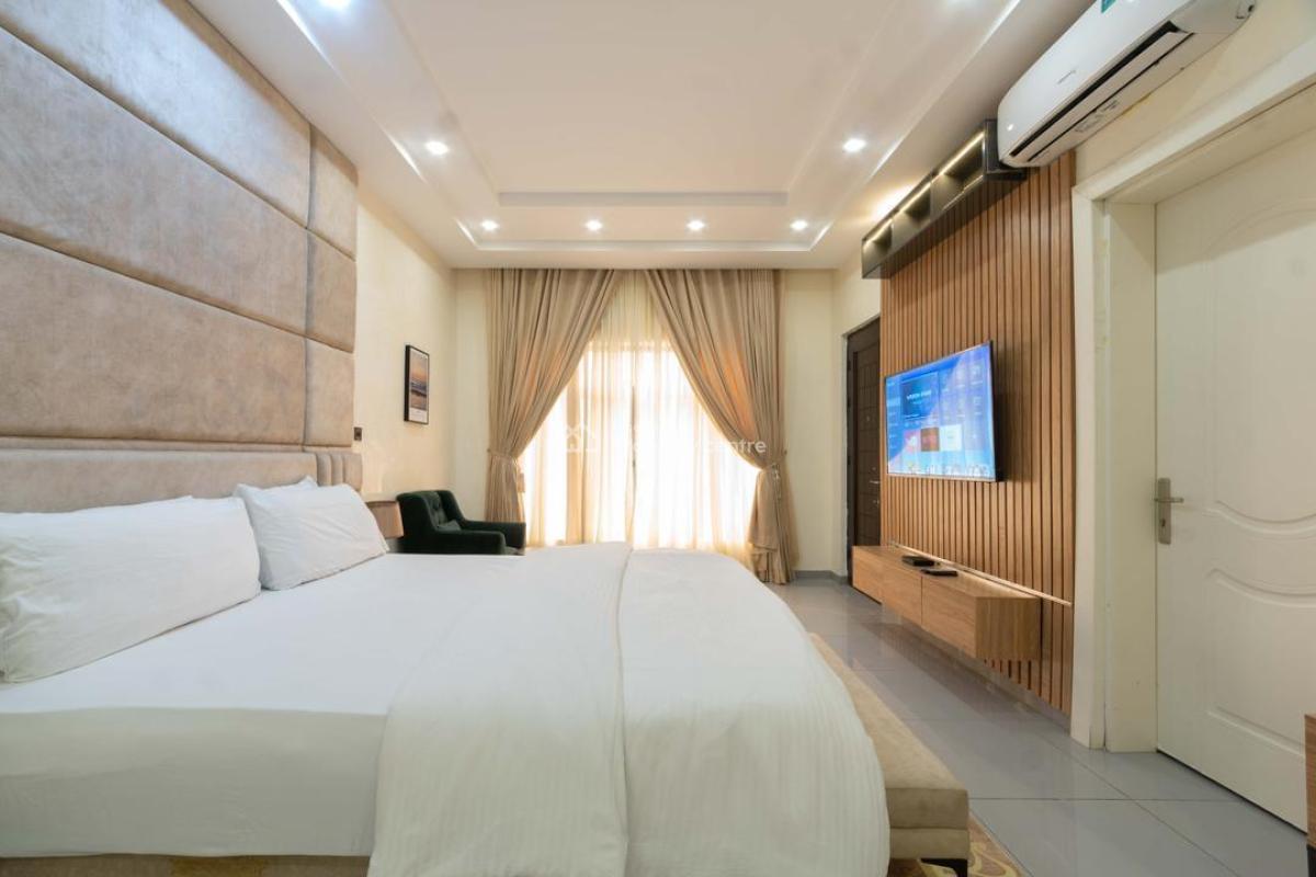 Luxury 4 Bedroom Waterfront Apartment, Lekki Phase 1, Lekki, Lagos, Flat / Apartment Short Let