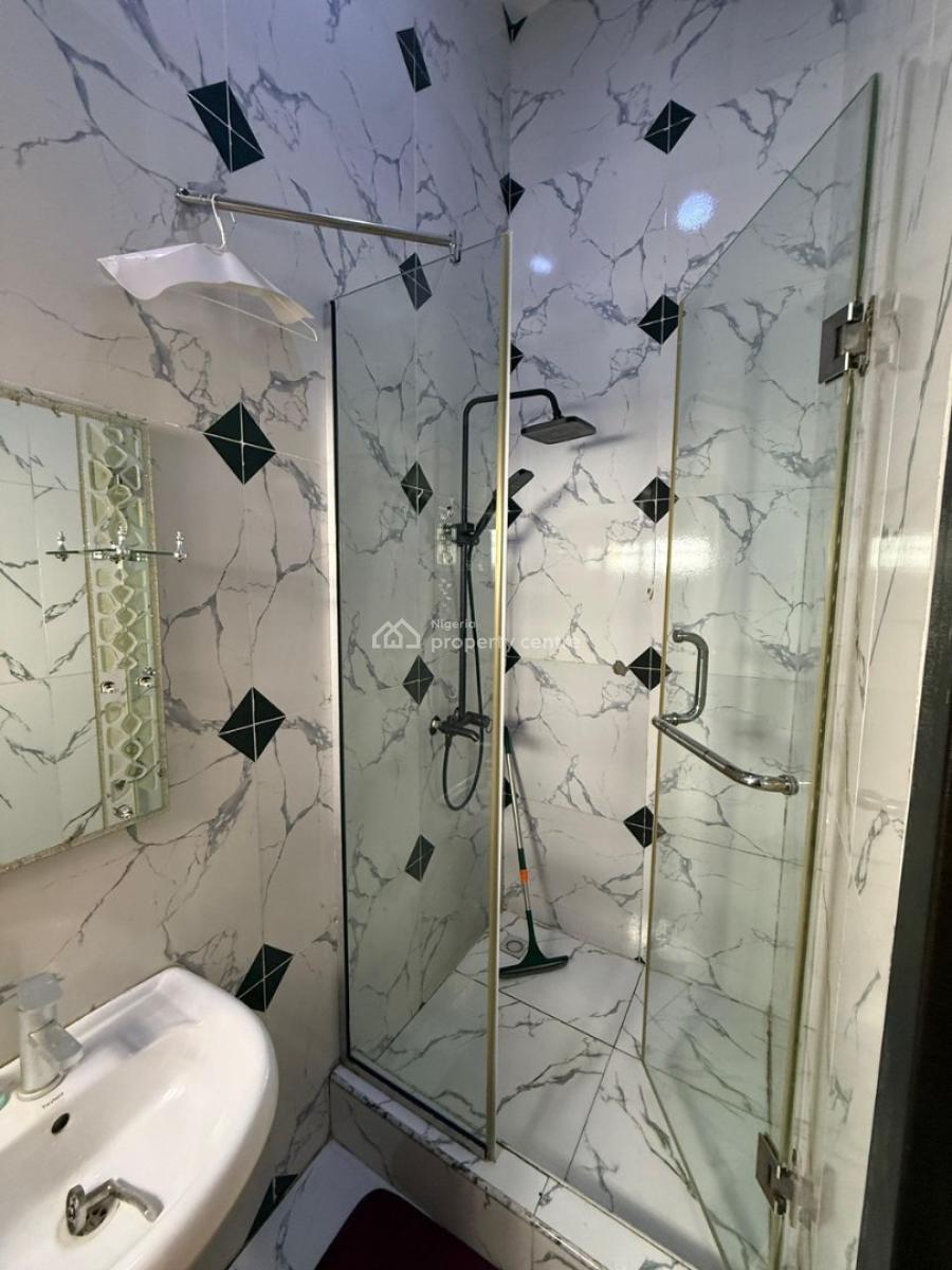 Big Room Upstairs / Semi Masters Available, Royal Pine Estate Orchid Road, Lekki, Lagos, Self Contain (single Rooms) for Rent