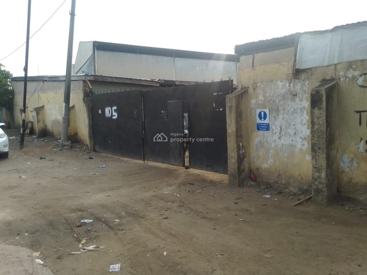 Warehouse, Fatai Atere Way, Ladipo, Mushin, Lagos, Warehouse for Sale