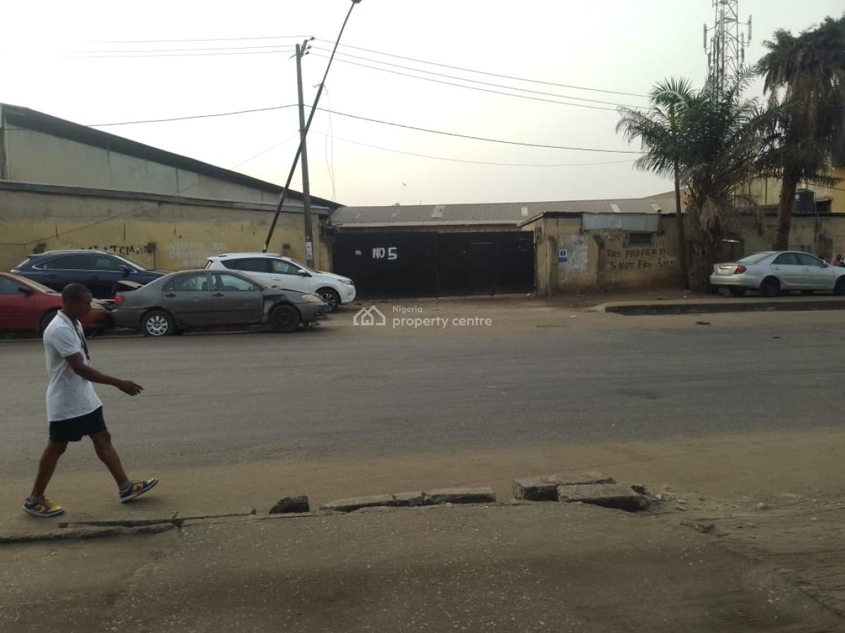 Warehouse, Fatai Atere Way, Ladipo, Mushin, Lagos, Warehouse for Sale