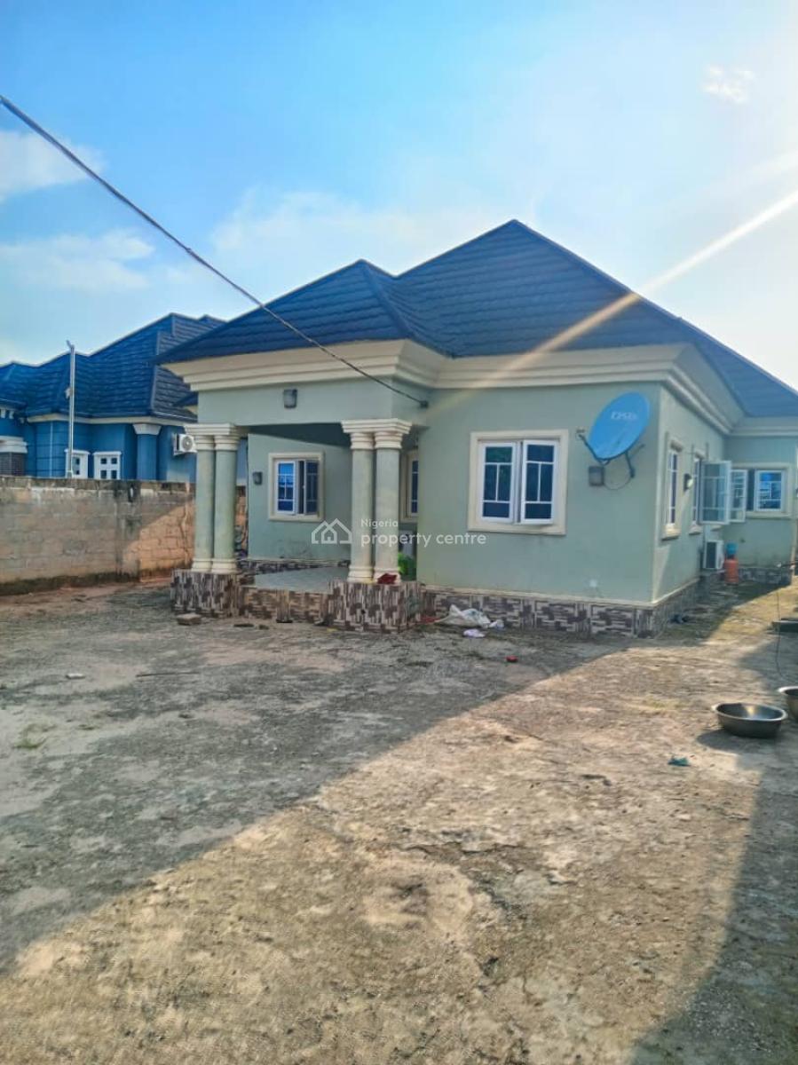 3 Bedroom Bungalow, Benin, Oredo, Edo, Block of Flats for Sale