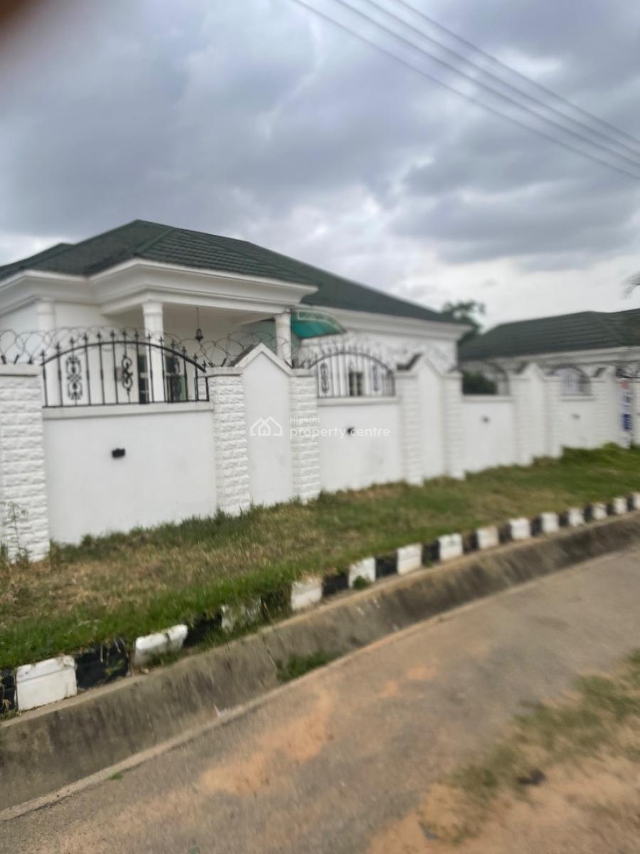 4-bedroom Bungalow with 1-bedroom Bq and 2 Rooms Guest Challet, Gwarinpa, Abuja, Detached Bungalow for Rent