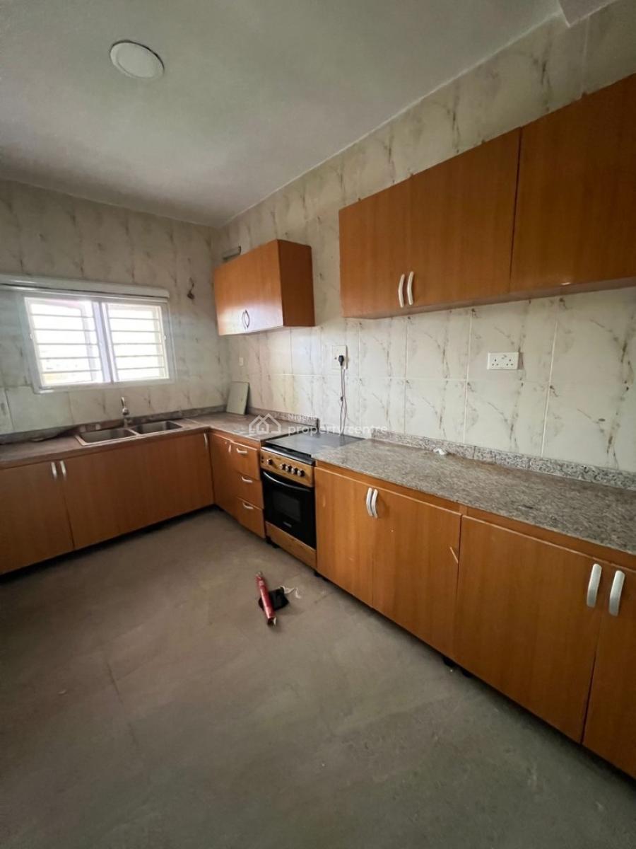 Large and Spacious 2 Bedrooms, Ikate, Lekki, Lagos, Flat / Apartment for Rent