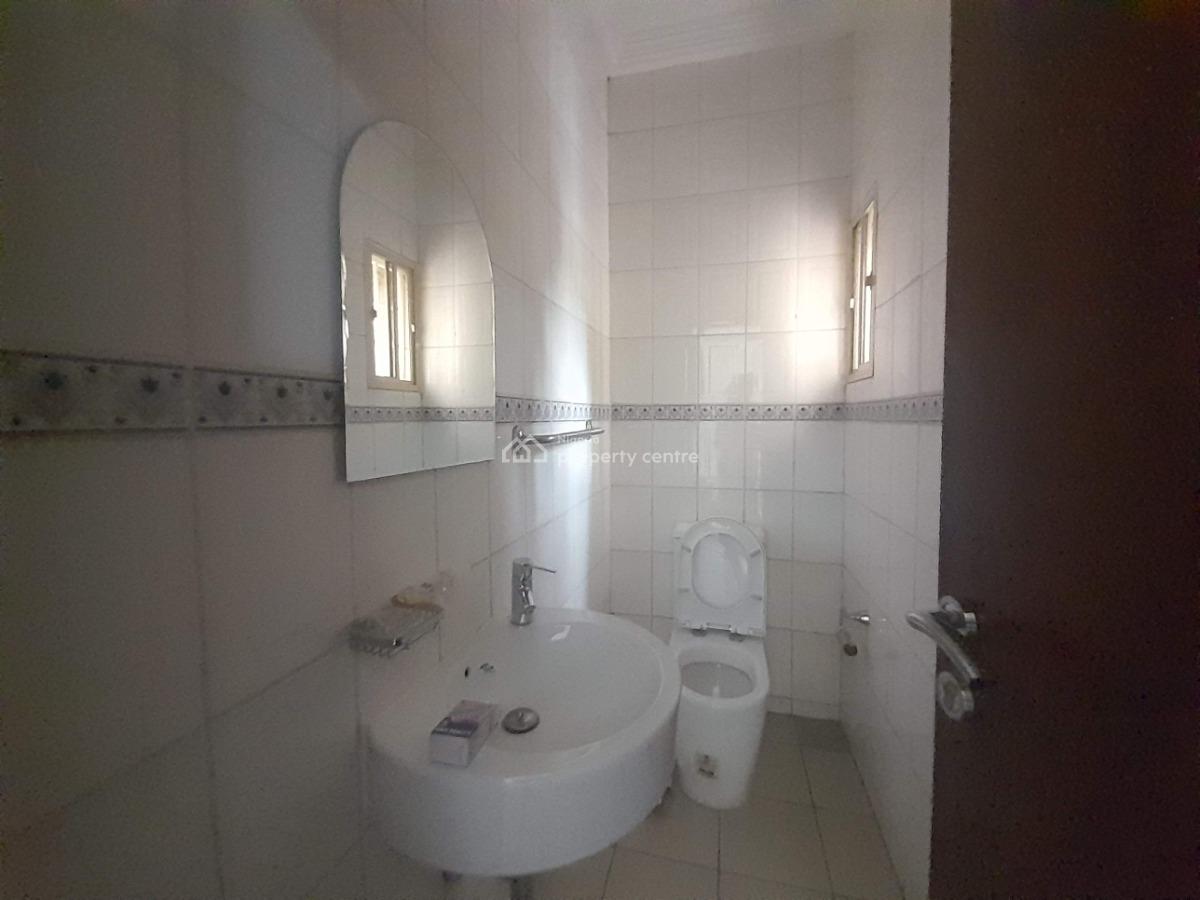 Luxury 2-bedroom Apartment with Swimming Pool  Ideal for Expatriates, Asokoro District, Abuja, Flat / Apartment for Rent