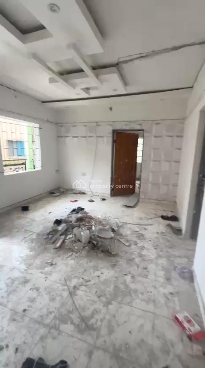 Newly Renovated 3 Bedroom Apartment, Abule Oja, Yaba, Lagos, Flat / Apartment for Rent