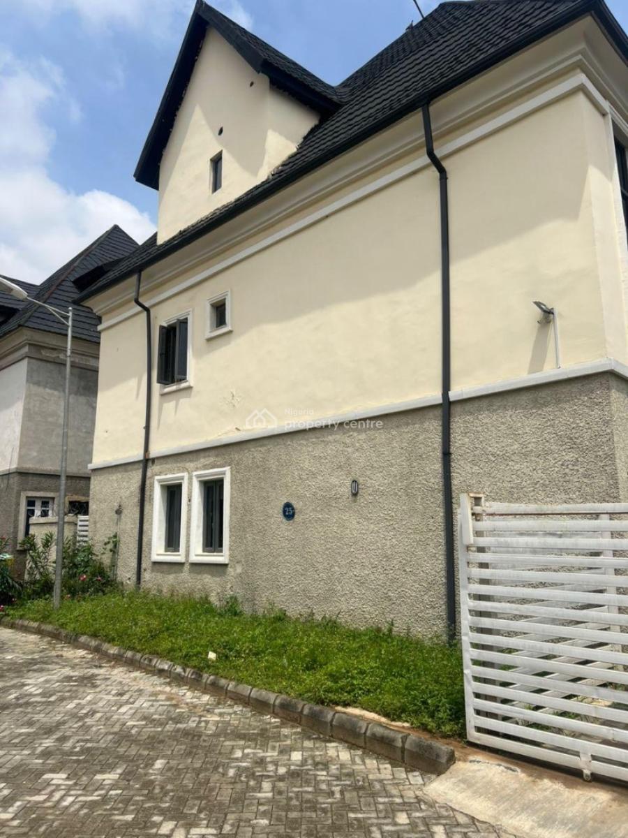 Neatly Used 5 Bedroom  Detached Duplex with a Room Bq, Off 3rd Avenue in Gwarinpa Main, Gwarinpa, Abuja, Detached Duplex for Sale
