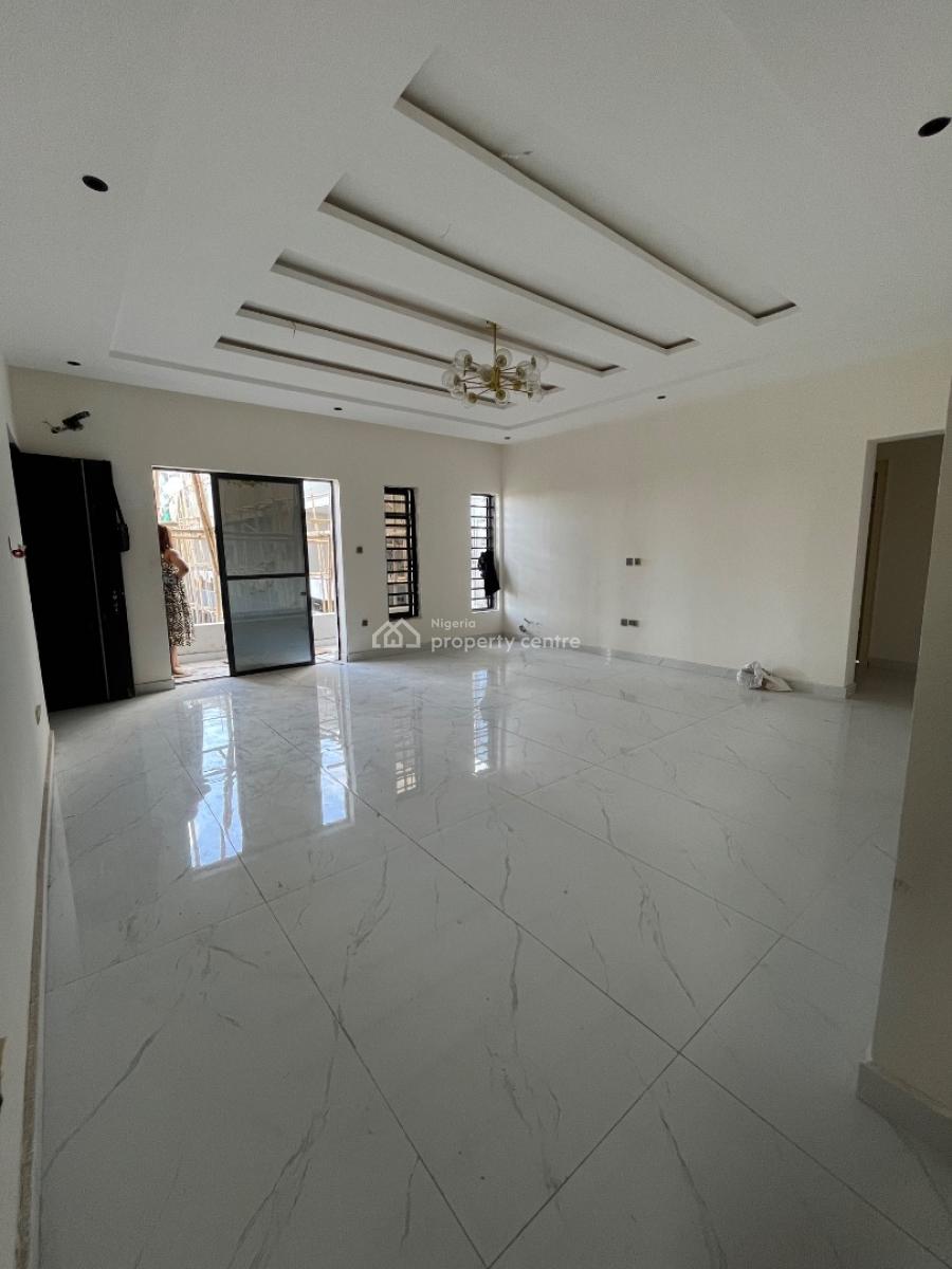 Nicely Built 3 Bedroom Apartment, Maryland, Lagos, Flat / Apartment for Sale