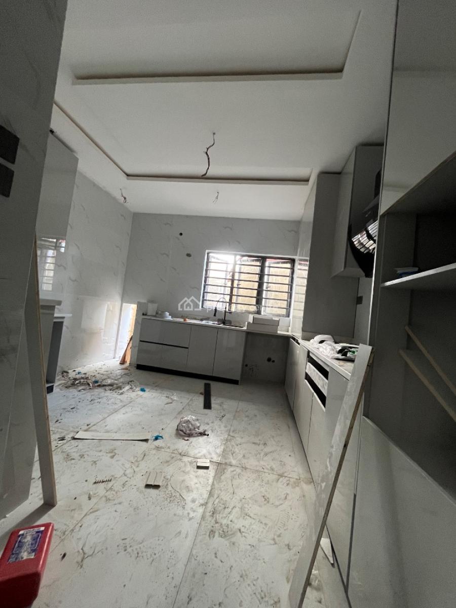 Nicely Built 3 Bedroom Apartment, Maryland, Lagos, Flat / Apartment for Sale