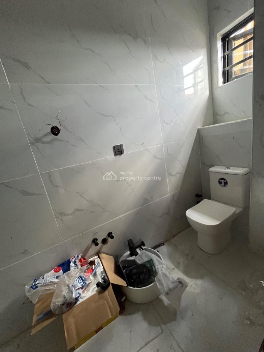 Nicely Built 3 Bedroom Apartment, Maryland, Lagos, Flat / Apartment for Sale