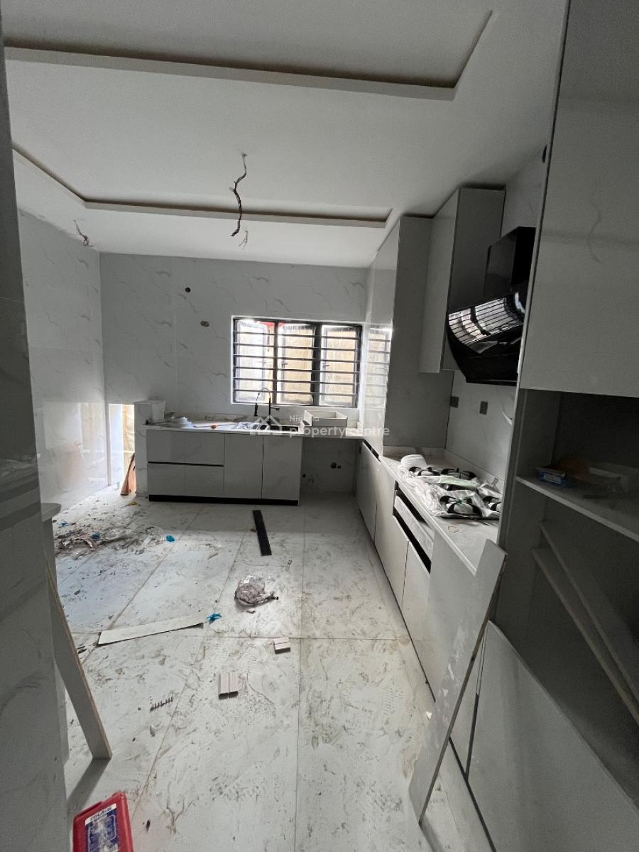 Nicely Built 3 Bedroom Apartment, Maryland, Lagos, Flat / Apartment for Sale