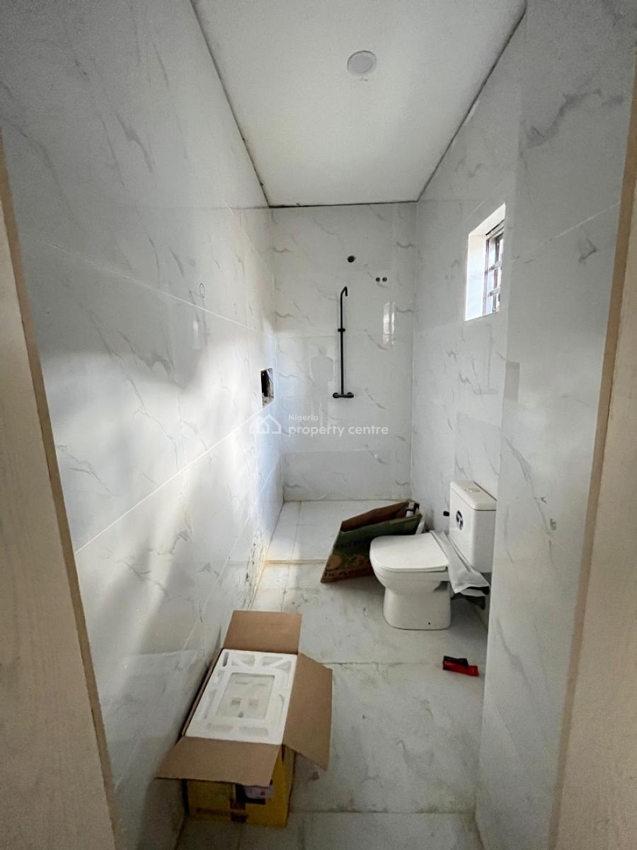 Nicely Built 3 Bedroom Apartment, Maryland, Lagos, Flat / Apartment for Sale