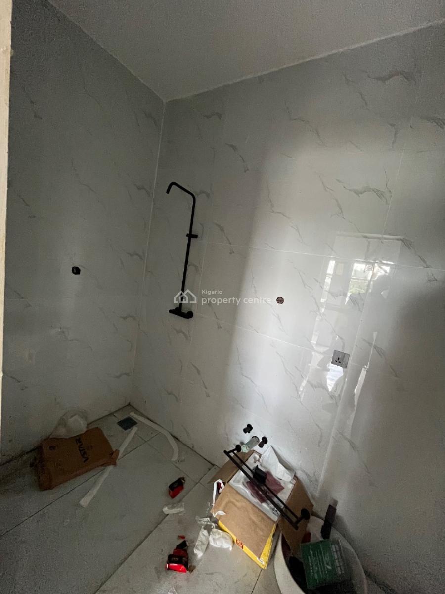 Nicely Built 3 Bedroom Apartment, Maryland, Lagos, Flat / Apartment for Sale