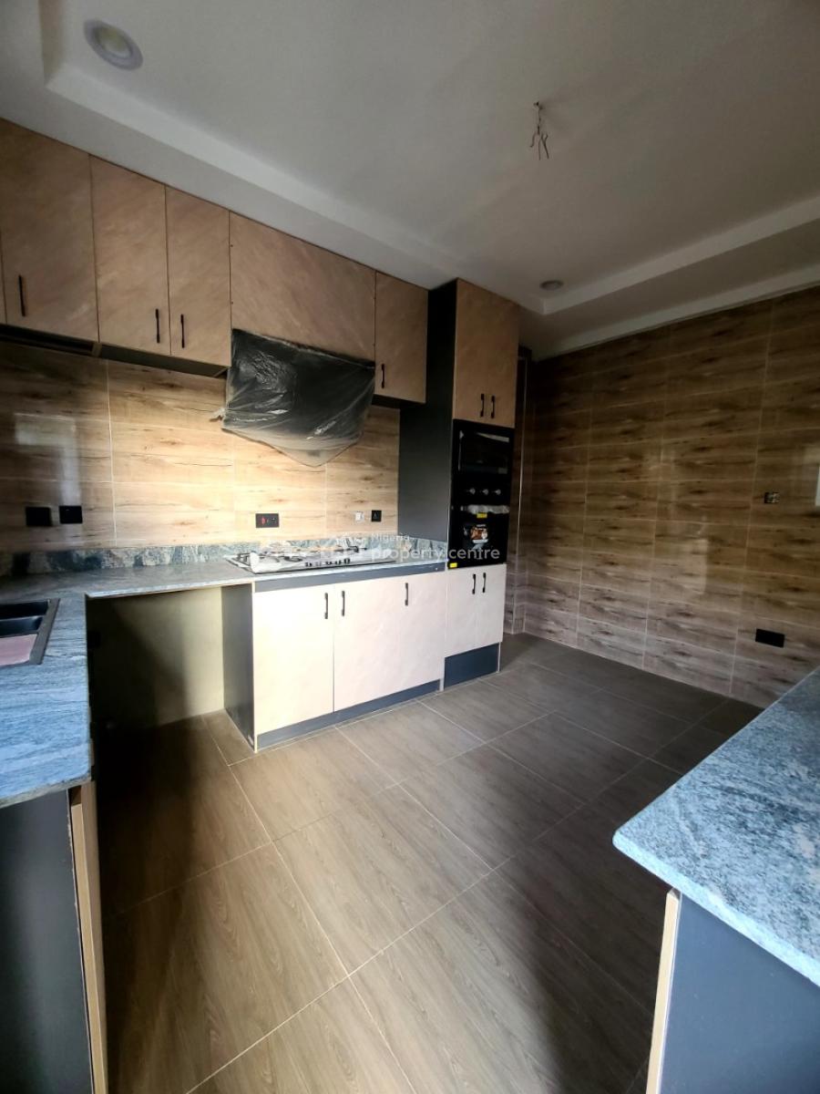 Luxury 3-bedroom with Bq Apartment, Sholanke Street, Akoka, Yaba, Lagos, Flat / Apartment for Rent