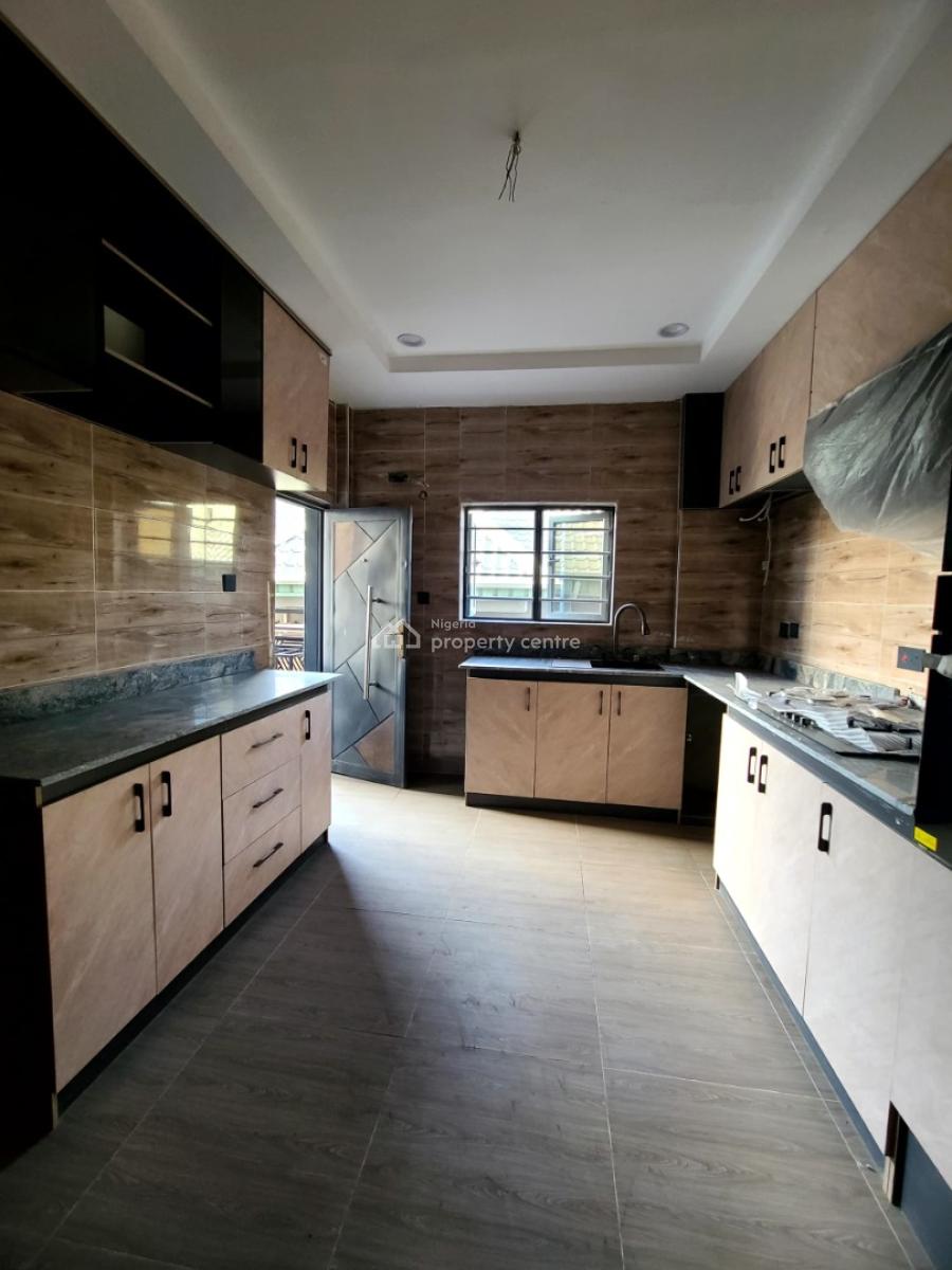 Luxury 3-bedroom with Bq Apartment, Sholanke Street, Akoka, Yaba, Lagos, Flat / Apartment for Rent