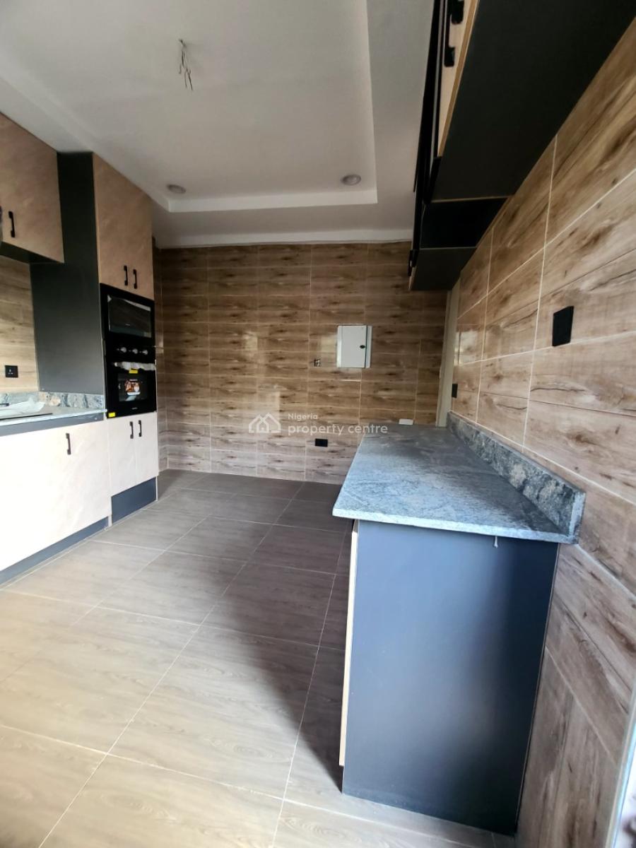 Luxury 3-bedroom with Bq Apartment, Sholanke Street, Akoka, Yaba, Lagos, Flat / Apartment for Rent