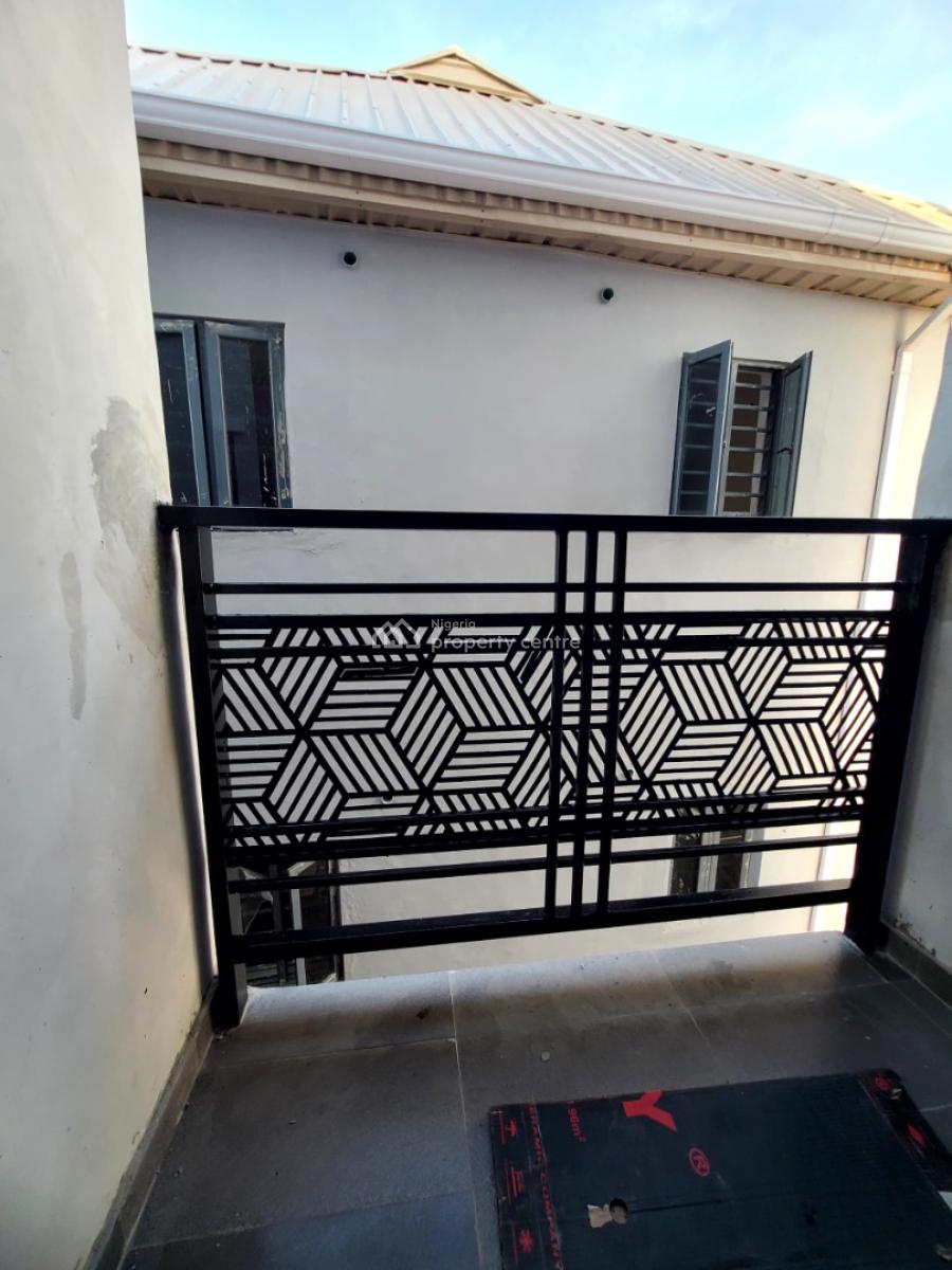 Luxury 3-bedroom with Bq Apartment, Sholanke Street, Akoka, Yaba, Lagos, Flat / Apartment for Rent