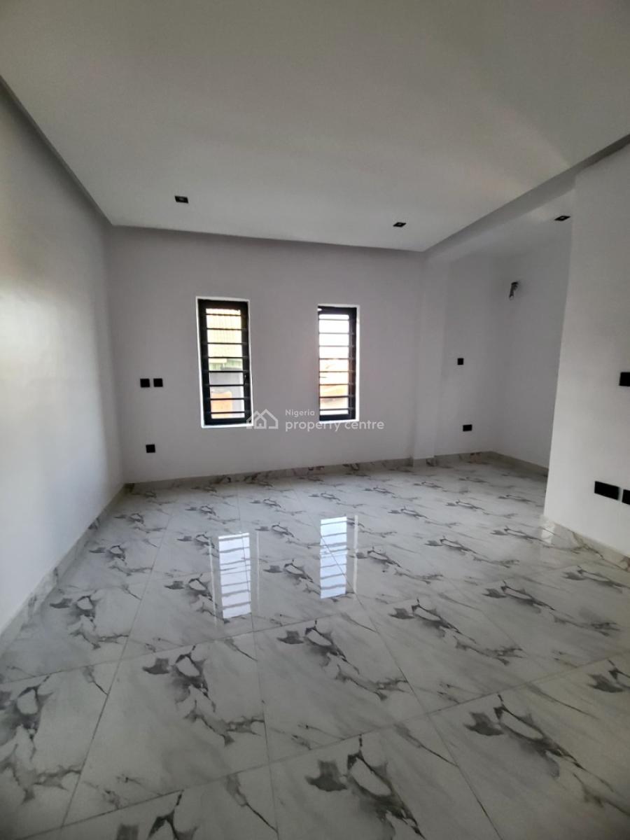 Luxury 3-bedroom with Bq Apartment, Sholanke Street, Akoka, Yaba, Lagos, Flat / Apartment for Rent
