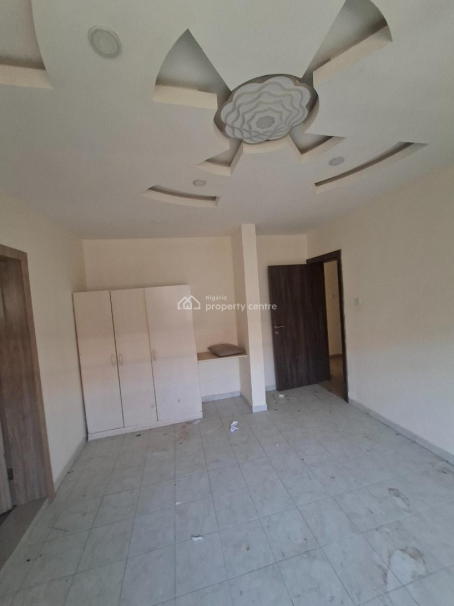 to Be Renovated 4bedroom Terrace Duplex with Bq, By Elf Estate Lekki Right By Lekki Phase 1, Lekki Phase 1, Lekki, Lagos, Terraced Duplex for Sale