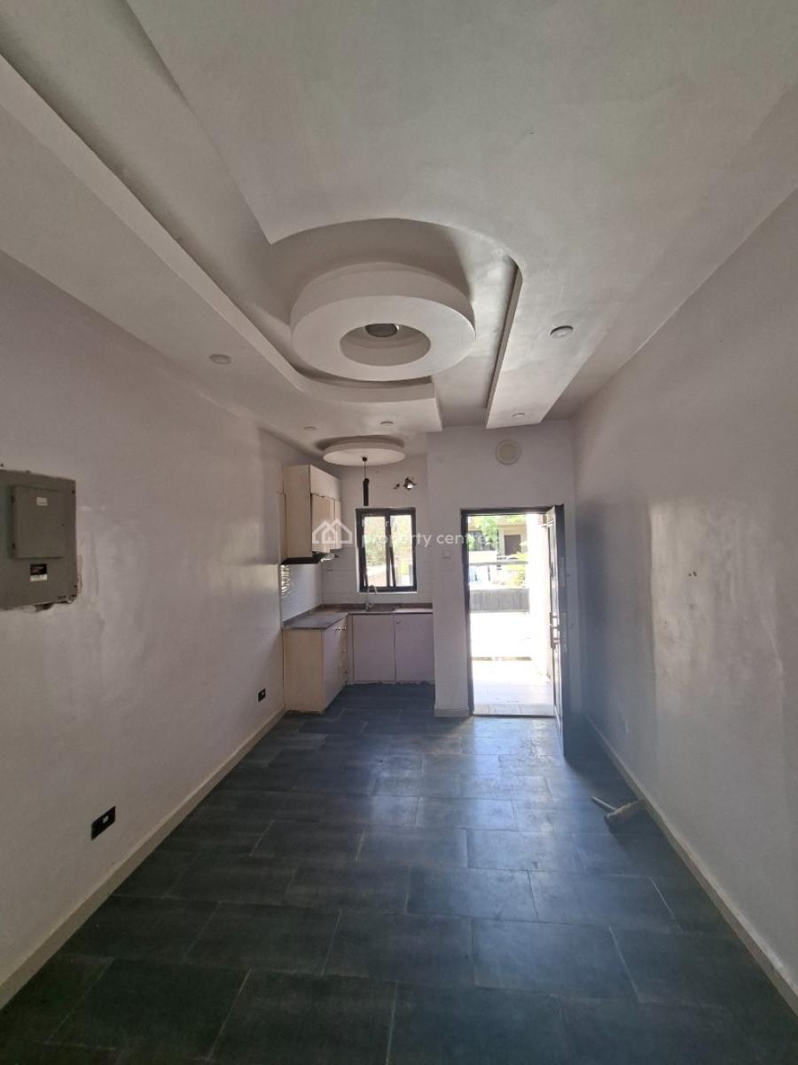 to Be Renovated 4bedroom Terrace Duplex with Bq, By Elf Estate Lekki Right By Lekki Phase 1, Lekki Phase 1, Lekki, Lagos, Terraced Duplex for Sale