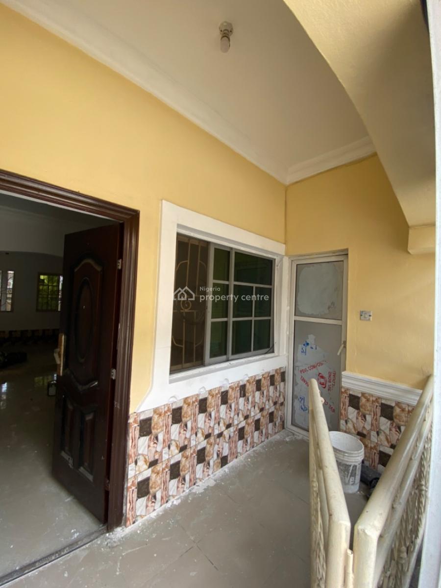 Spacious 2 Bedroom Apartment with 3 Toilets & Federal Light, Farm Road 2 Eliozu Port Harcourt, Port Harcourt, Rivers, Flat / Apartment for Rent