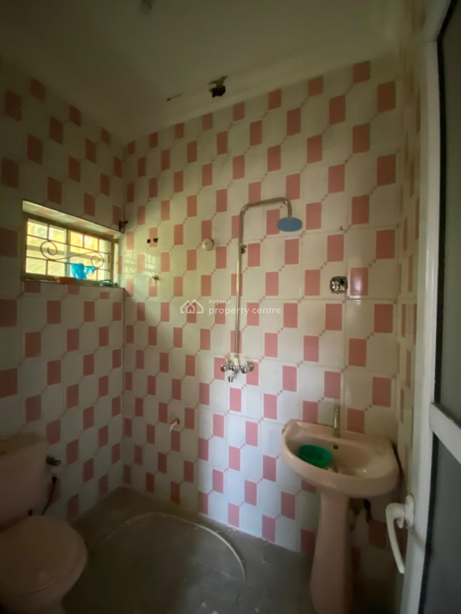 Spacious 2 Bedroom Apartment with 3 Toilets & Federal Light, Farm Road 2 Eliozu Port Harcourt, Port Harcourt, Rivers, Flat / Apartment for Rent