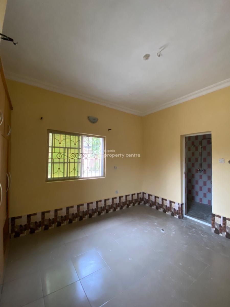 Spacious 2 Bedroom Apartment with 3 Toilets & Federal Light, Farm Road 2 Eliozu Port Harcourt, Port Harcourt, Rivers, Flat / Apartment for Rent