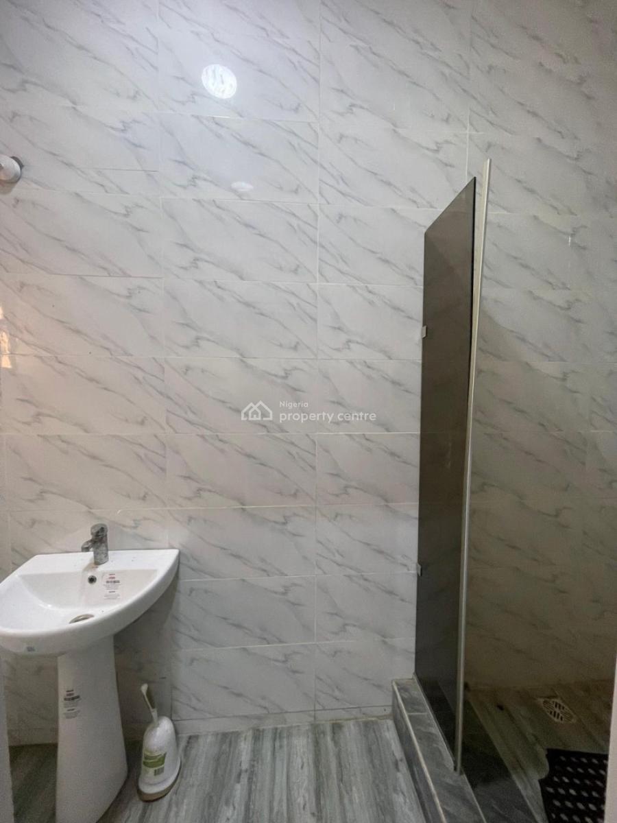 Room Self Contained-shared Only Kitchen, Lekki Conservation Road, Lekki Phase 2, Lekki, Lagos, Self Contain (single Rooms) for Rent